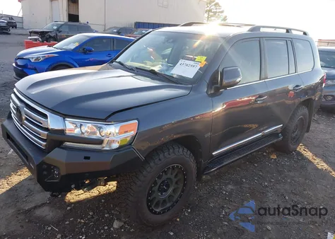 2018 Toyota Land Cruiser V8 z USA, uszkodzony, nr VIN JTMCY7AJ4J4064980